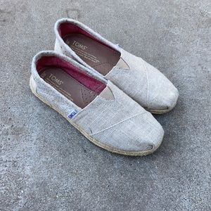 Toms